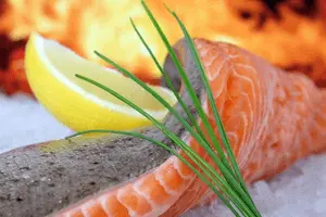 salmón es un alimento para prevenir enfermedades coronarias 300 X 200