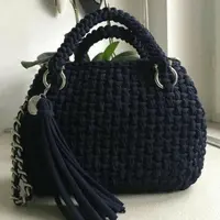 ejemplo 1 de bolso tejido que podrás hacer con el curso Diseña carteras con crochet 200 X 200